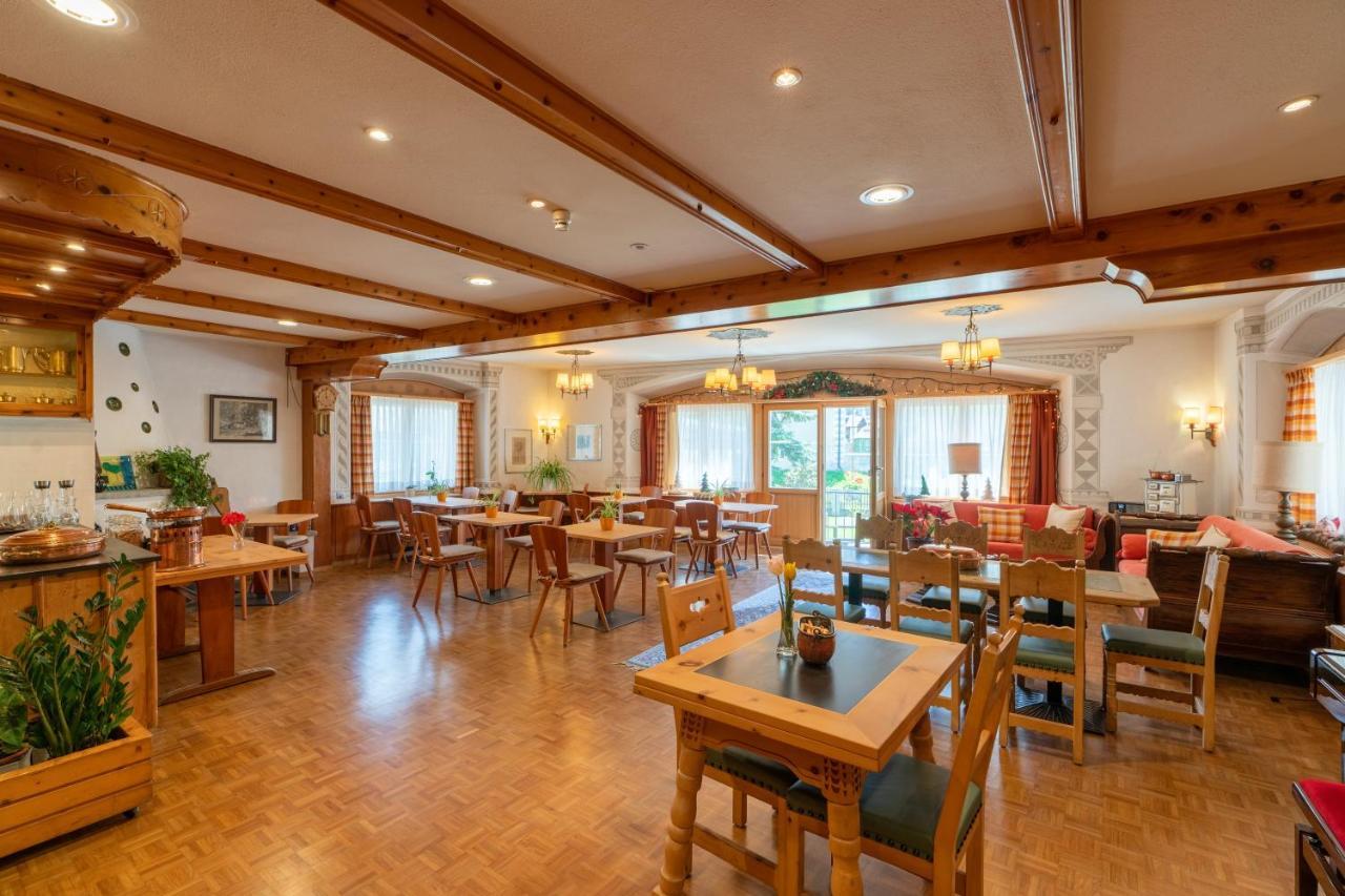 Hotel Alpina 체르네츠 외부 사진