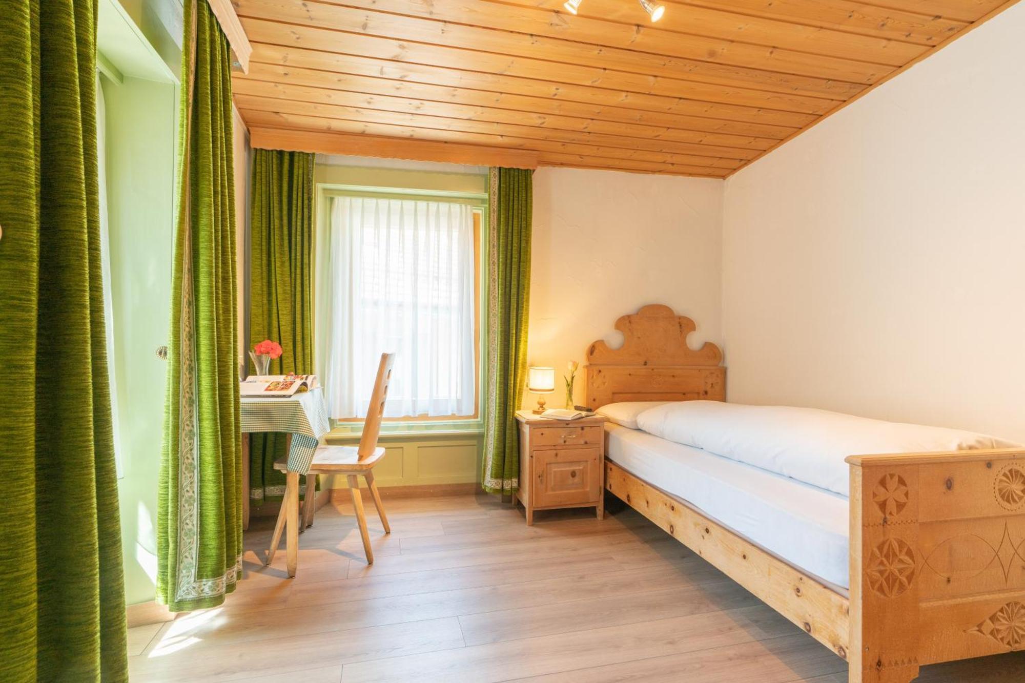 Hotel Alpina 체르네츠 외부 사진